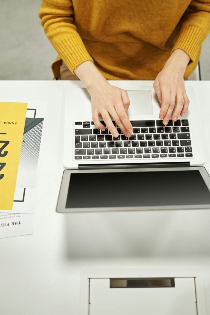 pexels-jack-sparrow-5917844